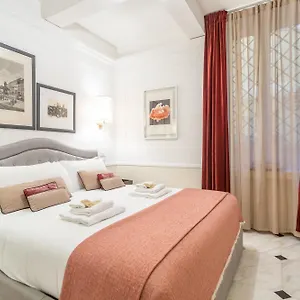 Apartment Stylish Spanish Steps Retreat, Rome
